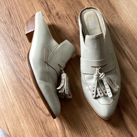 MATISSE Gray Leather Mules - Picture 1 of 5